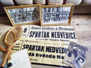 Beseda nad historickými fotografiemi z počátků sportu v Nedvědici